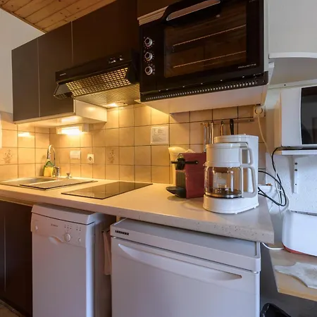 Les Brimbelles Appt 500m アパート *